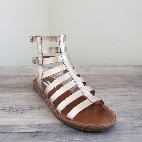 Steve Madden Shoes - Steve Madden Beeast Metallic Gladiator Sandals